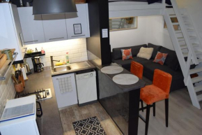 CastleHill Apartman the perfect blend of urban living and sightseeing convenience